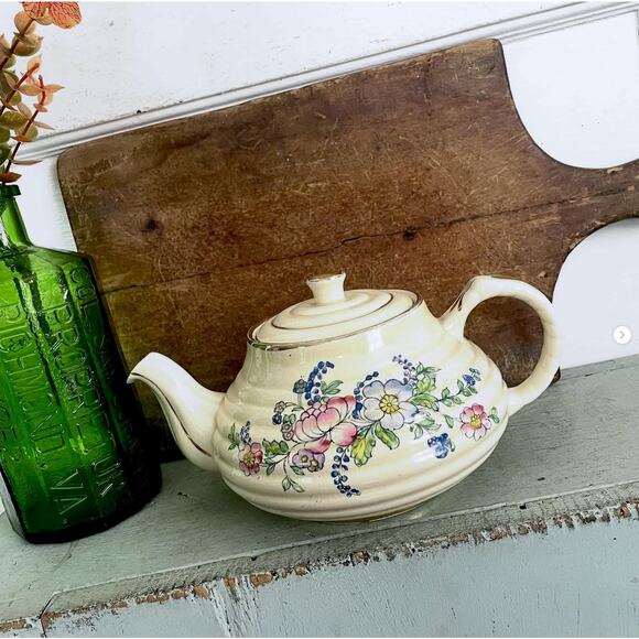Vintage Sadler Beehive Teapot Tea Kettle Floral England Cottage Core - Picture 1 of 9
